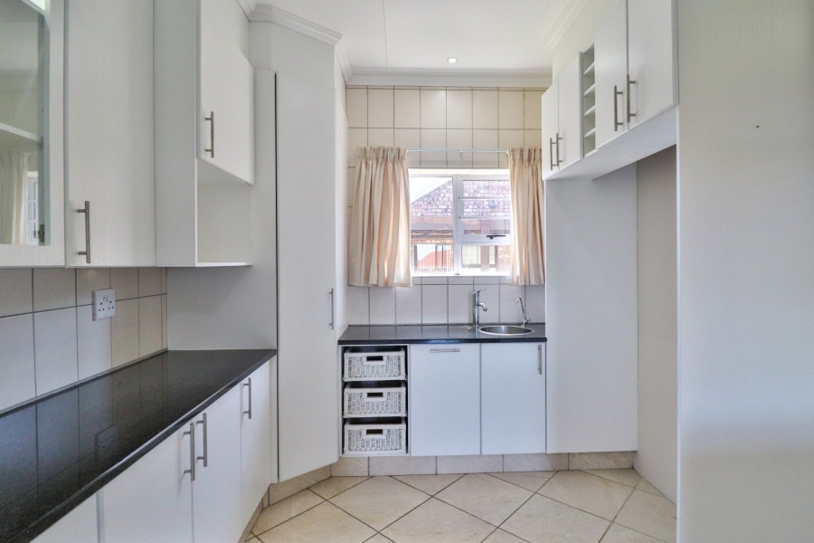 3 Bedroom Property for Sale in Fraaiuitsig Western Cape